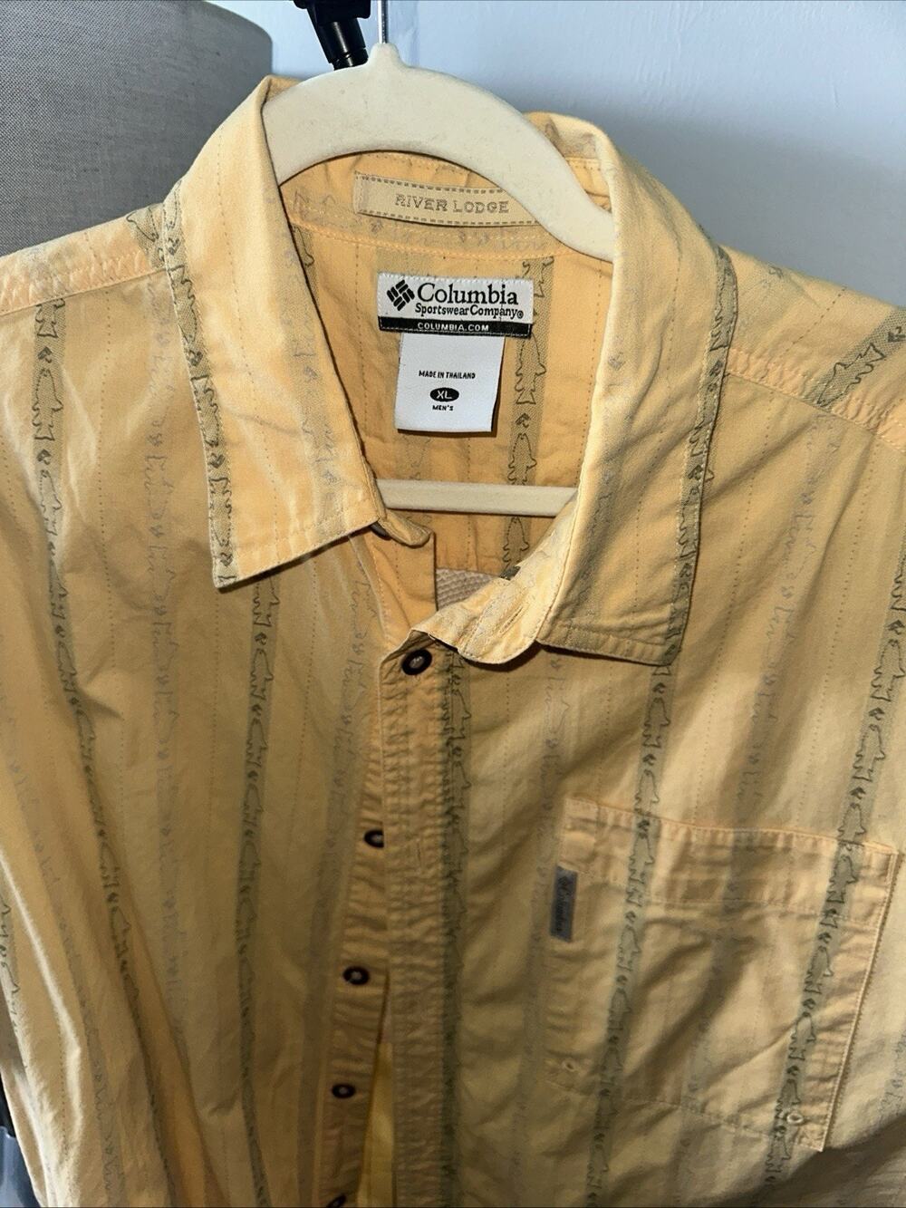 Columbia Button Down Short Sleeve Shirt Extra Large Yellowish Gold Print Of Fish
